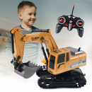 Excavator cu telecomanda