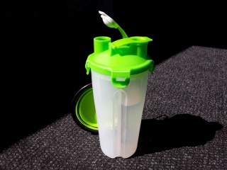 Sticlă de voiaj pentru apă și gustări- verde